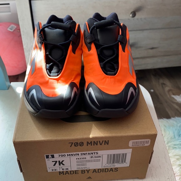 kid yeezys size 7